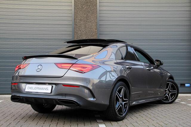 Mercedes-Benz CLA-KLASSE 200d AMG Panorama dak | Full Option | NL auto | BTW voertuig! | 1e eigenaar | 1e lak | NAP | Volledig dealer onderhouden