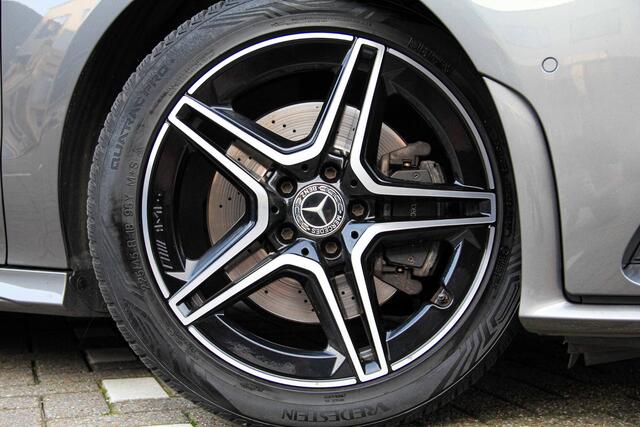 Mercedes-Benz CLA-KLASSE 200d AMG Panorama dak | Full Option | NL auto | BTW voertuig! | 1e eigenaar | 1e lak | NAP | Volledig dealer onderhouden