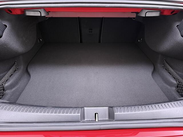 Mercedes-Benz CLA-KLASSE 250 e AMG line | Pano HUD Memory Keyless