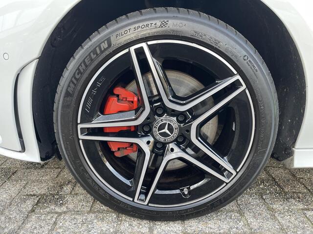 Mercedes-Benz CLA-KLASSE 250 e Advantage AMG Line 18"/Dodehoek/Trekhaak/Camera/Sfeerverlichting/Stoelverwarming