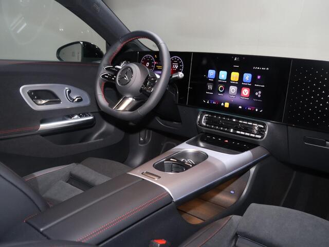 Mercedes-Benz CLA-KLASSE 250+ Launch Edition 85 kWh | Night | Panoramadak | Stoelverwarming | DISTRONIC | Achteruitrijcamera | Dodehoekassistent |