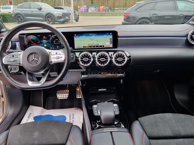 Mercedes-Benz CLA-KLASSE 250 E Premium Plus AMG Line Panorama Burmeister Navi Camera Top!