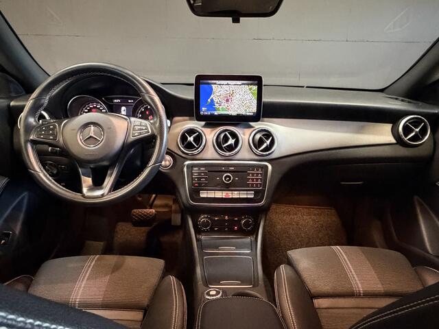 Mercedes-Benz CLA-KLASSE 180 Business Solution Automaat | Camera | Carplay | AMG Performance stoelen | Navi | Cruise