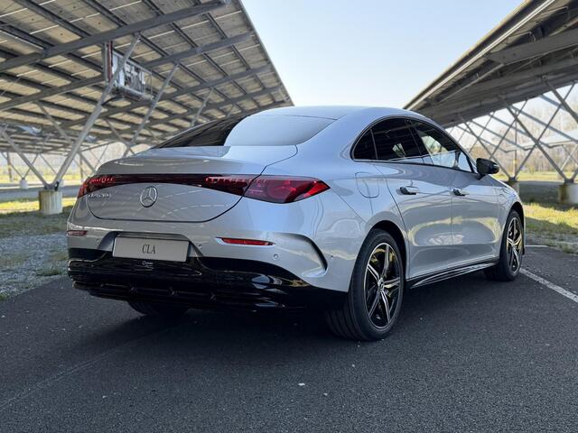 Mercedes-Benz CLA-KLASSE 200 Business Solution AMG 58 kWh EQ | Night | Panoramadak | Distronic | Achteruitrijcamera| Dodehoekassistent | Stoelverwarming |