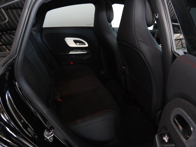 Mercedes-Benz CLA-KLASSE 250+ Launch Edition 85 kWh | Night | Panoramadak | DISTRONIC | Achteruitrijcamera | Dodehoekassistent |