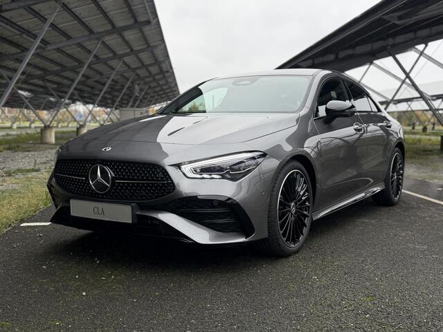 Mercedes-Benz CLA-KLASSE 180 Business Solution AMG | Nightpakket | Panoramadak | AMG Line Plus | Burmester | Elek. Trekhaak | Rijassistentiepakket | HUD | 360° camera | Techniekpakket | Winter pakket | Apple Carplay/Android Auto |