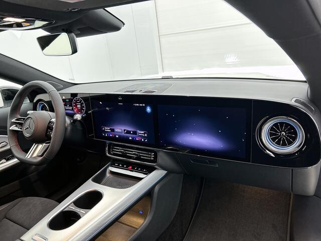 Mercedes-Benz CLA-KLASSE 200 Business Solution AMG 58 kWh | Premium pakket | Nightpakket | Smartphone integratie | Adaptieve cruisecontrol | URBAN GUARD | Vast panoramadak | Memorypakket | Warmtepomp | MBUX Superscreen |