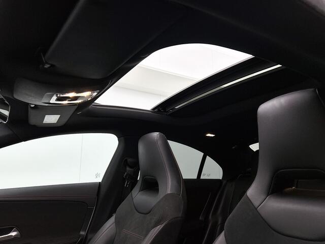 Mercedes-Benz CLA-KLASSE 250 e AMG Line Panoramadak | Stoelverwarming | Achteruitrijcamera | Inclusief 24 maanden MB Certified garantie voor Europa.