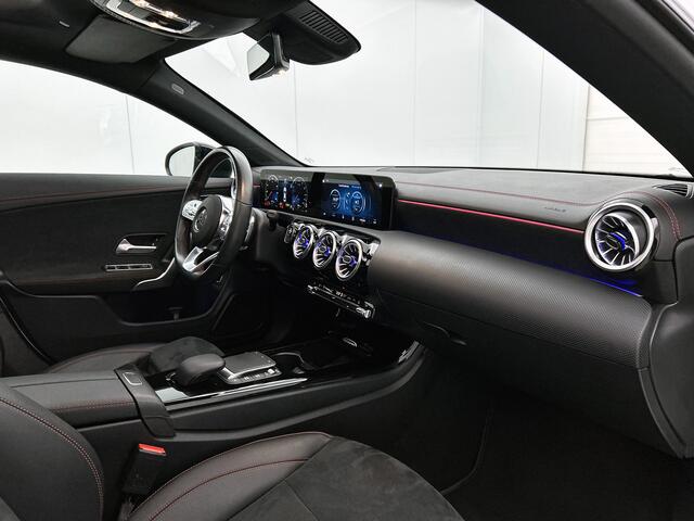 Mercedes-Benz CLA-KLASSE 250 e AMG Line Panoramadak | Stoelverwarming | Achteruitrijcamera | Inclusief 24 maanden MB Certified garantie voor Europa.