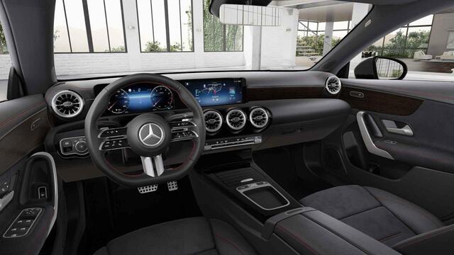 Mercedes-Benz CLA-KLASSE 180 Star Edition AMG Line Plus | Night pakket | Panoramadak | Stoelverwarming |