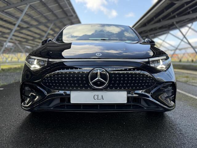 Mercedes-Benz CLA-KLASSE 200 Business Solution AMG 58 kWh | Night | Panoramadak | Premium Plus | Superscreen | Trekhaak | Head-Up | Burmester | 19" LM velgen |