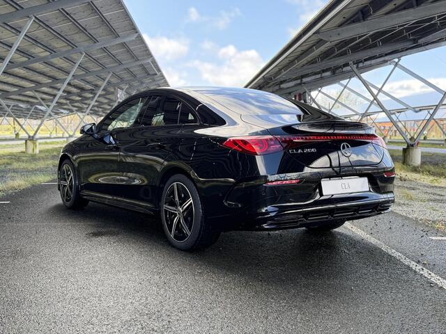 Mercedes-Benz CLA-KLASSE 200 Business Solution AMG 58 kWh | Night | Panoramadak | Premium Plus | Superscreen | Trekhaak | Head-Up | Burmester | 19" LM velgen |