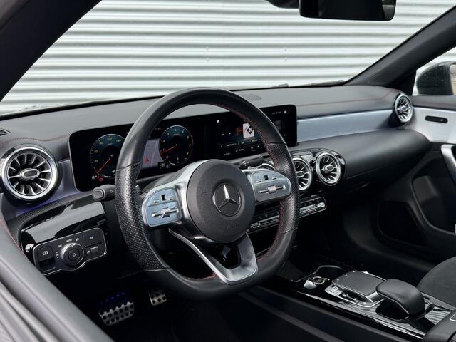 Mercedes-Benz CLA-KLASSE 200 Premium | Nieuw Binnen! | Widescreen | Sfeerverlichting | Pano