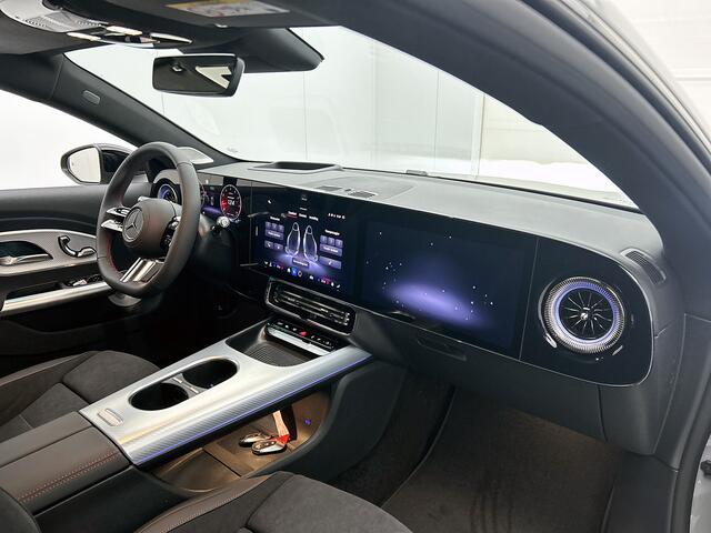 Mercedes-Benz CLA-KLASSE 200 Business Solution AMG | Premium Plus | Winterpakket | Rijassistentiepakket | Nightpakket | MBUX Augmented Reality navigatie | Smartphone integratie | Vast panoramadak |