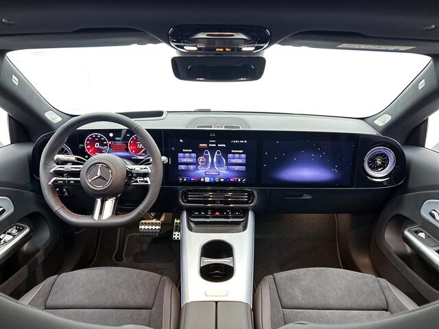 Mercedes-Benz CLA-KLASSE 200 Business Solution AMG | Premium Plus | Winterpakket | Rijassistentiepakket | Nightpakket | MBUX Augmented Reality navigatie | Smartphone integratie | Burmester 3D Surround Sound |