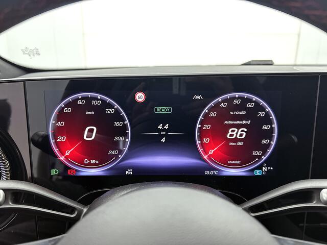 Mercedes-Benz CLA-KLASSE 200 Business Solution AMG | Nightpakket | Smartphone integratie | URBAN GUARD | Vast panoramadak | Sfeerverlichting | Stoelverwarming | Sportstoelen | Adaptieve cruisecontrol |