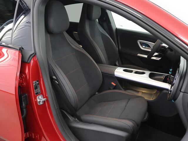 Mercedes-Benz CLA-KLASSE 200 Business Solution AMG 58 kWh | Premium Pakket | Night | Superscreen | Memory Pakket | Panoramadak |