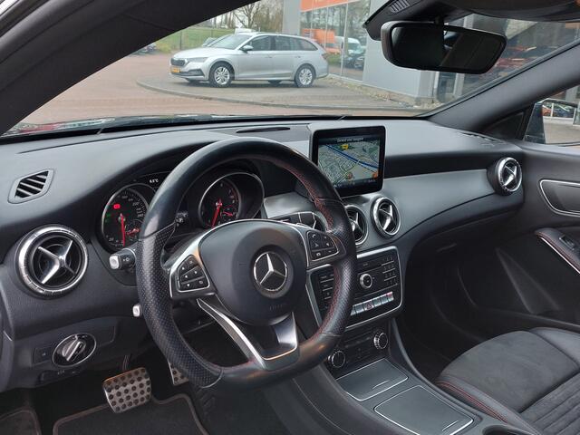 Mercedes-Benz CLA-KLASSE 180 122pk Automaat AMG Upgrade Edition | Navi | Apple Carplay+Android Auto | Airco | Cruise | Leder+Alcantara+Stoelverwarming | Licht+Regensensor | Pdc V+A+Assist+Camera | 18''lm