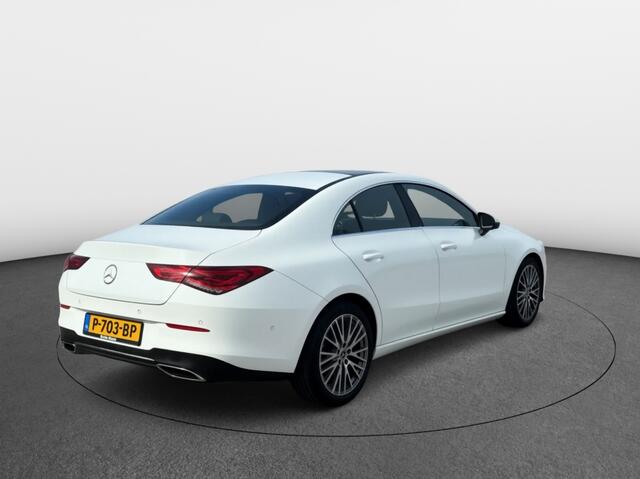 Mercedes-Benz CLA-KLASSE 180 Business Solution Luxury Aut | Panoramadak | Sfeerled