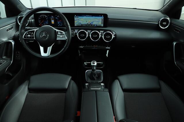 Mercedes-Benz CLA-KLASSE 180 Advantage | 136PK | Panoramadak | Led | Widescreen | Carplay | Stoelverwarming | 2020.