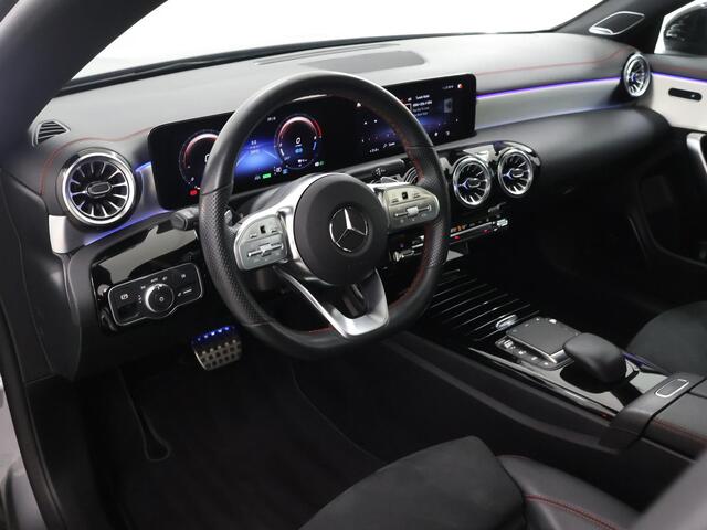 Mercedes-Benz CLA-KLASSE 250 e AMG Line | Panoramadak | Night pakket | Rij assistentiepakket |