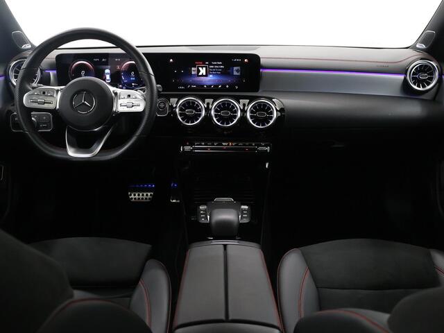 Mercedes-Benz CLA-KLASSE 250 e AMG Line | Panoramadak | Night pakket | Rij assistentiepakket |