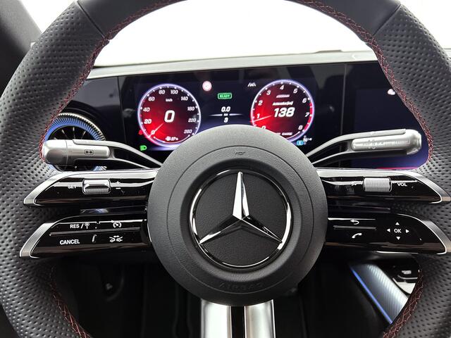 Mercedes-Benz CLA-KLASSE 180 Business Solution AMG | Premium pakket | Nightpakket | Smartphone integratie | URBAN GUARD | Vast panoramadak | Sfeerverlichting | THERMOTRONIC |