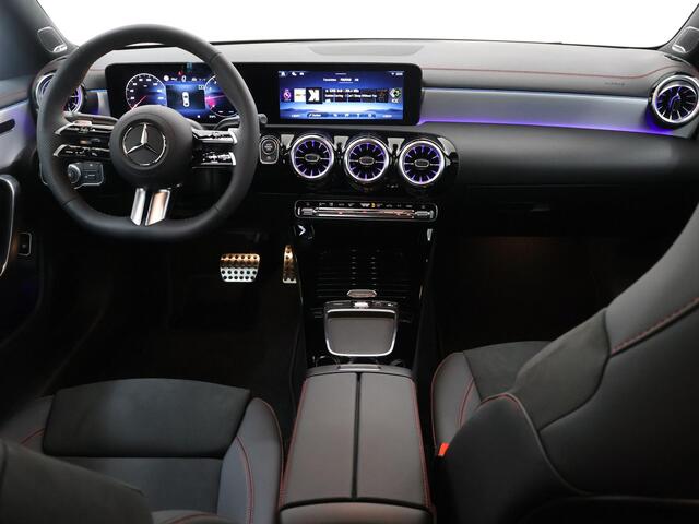 Mercedes-Benz CLA-KLASSE 180 Business Solution AMG | Rij-Assistentie| Burmester | 360° camera | Winter pakket | Techniekpakket