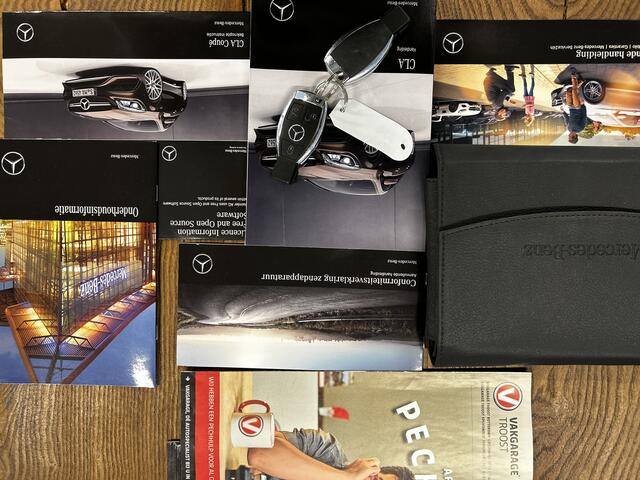 Mercedes-Benz CLA-KLASSE 180 Business Solution | Cruise control | Climate control | Achteruitrijcamera | Stoelverwarming | Nederlands geleverd