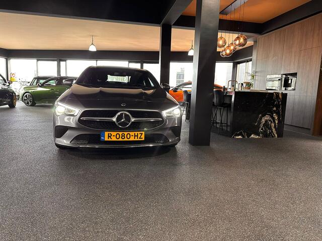 Mercedes-Benz CLA-KLASSE 180 Luxury Line stoelverwarming/Ambilight/Navi/Dealeronderhouden