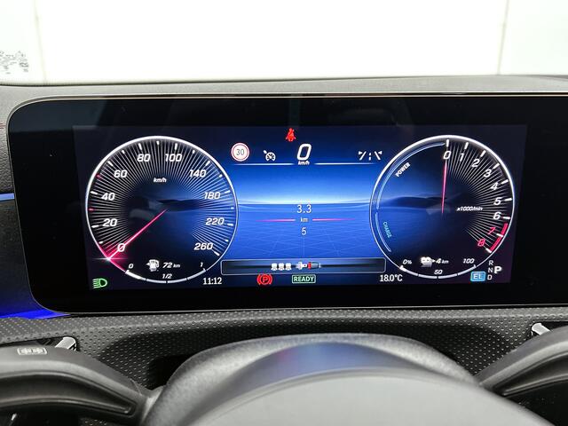 Mercedes-Benz CLA-KLASSE 250 e Business Solution AMG | Smartphone integratie | Panoramaschuifdak | Stoelverwarming voor | Multibeam LED |