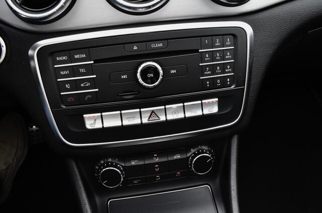 Mercedes-Benz CLA-KLASSE 180 AUT7 AMG NIGHT PANORAMADAK