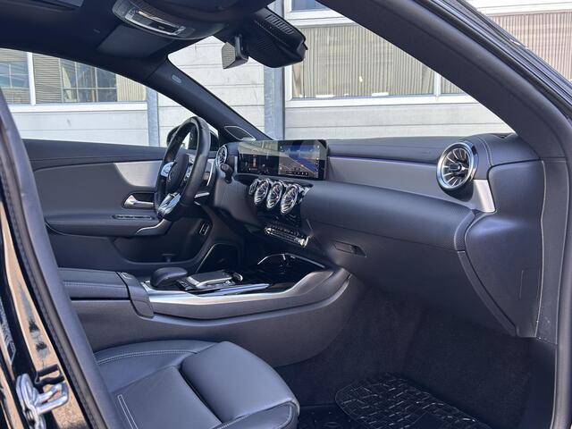 Mercedes-Benz CLA-KLASSE AMG 35 4MATIC | Panoramadak | Burmester | Memory | Stoelen