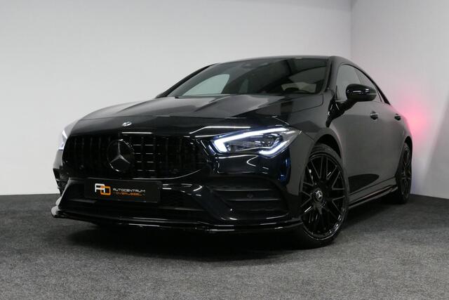 Mercedes-Benz CLA-KLASSE 250 e AMG Line / CLA45 AMG diffuser / Panamericana Grille / Elektr. verstelbare voorstoelen + memory / Multibeam LED / Ambienteverlichting / Apple Carplay - Android Auto / Stoelverwarming /Rondomzichtcamera / Grootlicht assistent / Keyless / Achteruitrijc