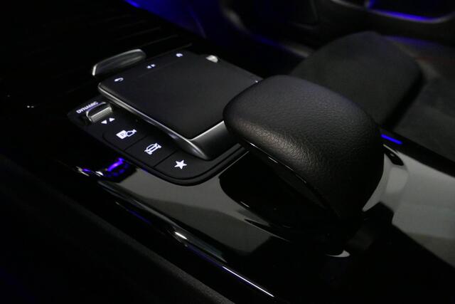 Mercedes-Benz CLA-KLASSE 250 e AMG Line / CLA45 AMG diffuser / Panamericana Grille / Elektr. verstelbare voorstoelen + memory / Multibeam LED / Ambienteverlichting / Apple Carplay - Android Auto / Stoelverwarming /Rondomzichtcamera / Grootlicht assistent / Keyless / Achteruitrijc