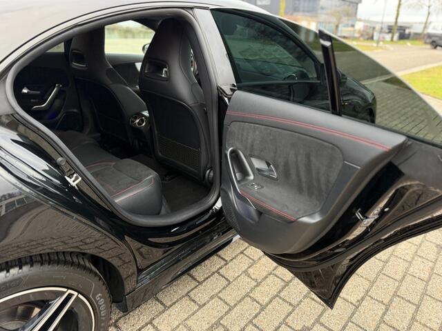 Mercedes-Benz CLA-KLASSE 180 AMG Sfeerverl Night Pakket