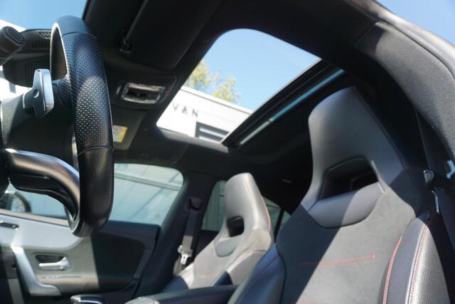 Mercedes-Benz CLA-KLASSE 180 Premium Plus AMG | Nightpakket | Panodak