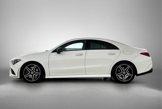 Mercedes-Benz CLA-KLASSE 200 AMG Nightpakket | Alarm | Sfeerverlichting | Keyless Go | Augmented Reality | Parkeerpakket met Camera | Inclusief 12 Maanden Garantie.