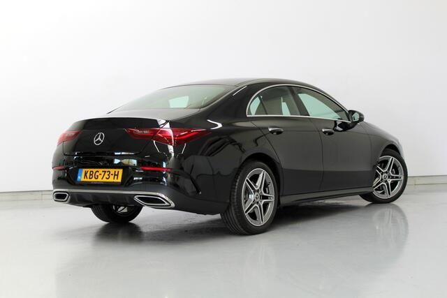 Mercedes-Benz CLA-KLASSE 180 AMG Line 136PK, SFEERVERLICHTING | STUUR/STOELVERWARMING | MBUX | LED