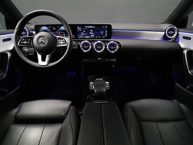 Mercedes-Benz CLA-KLASSE 250 e Luxury Line [SCHUIFKANTELDAK, APPLE CARPLAY, ANDROID, VOL LEDER, STOELVERWARMING, CAMERA, PDC 360, CRUISE, CLIMATE, NIEUWSTAAT]