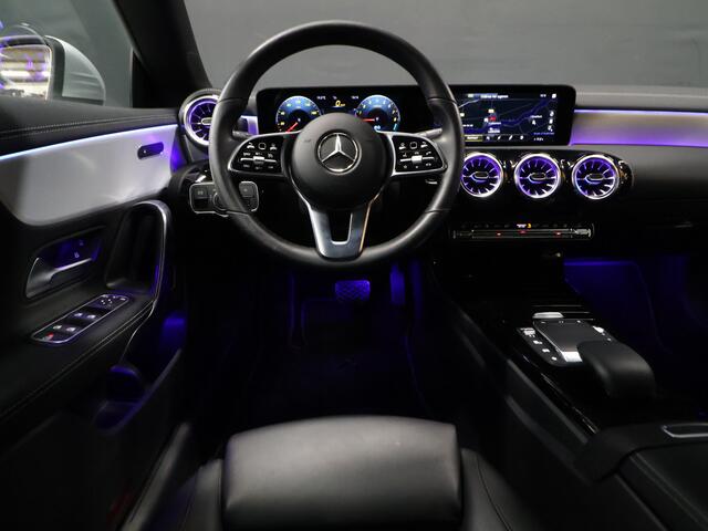 Mercedes-Benz CLA-KLASSE 250 e Luxury Line [SCHUIFKANTELDAK, APPLE CARPLAY, ANDROID, VOL LEDER, STOELVERWARMING, CAMERA, PDC 360, CRUISE, CLIMATE, NIEUWSTAAT]