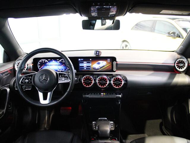 Mercedes-Benz CLA-KLASSE 180 Luxury Line