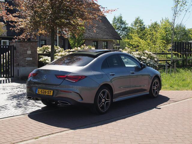 Mercedes-Benz CLA-KLASSE 250 e Business Solution AMG Limited | Panoramadak | Camera | Sfeerverlichting | Apple Carplay |