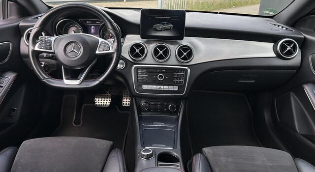 Mercedes-Benz CLA-KLASSE 180 Business Solution AMG Upgrade Edition Nette Staat | NL AUTO | Automaat | Achteruitrijcamera | Navigatie | Stoelverwarming | Parkeersensoren | Airco | 2 Sleutels | NAP |