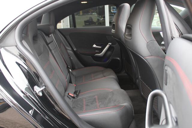 Mercedes-Benz CLA-KLASSE 250 e Business Solution AMG Limited / Panoramadak / Camera / Memory Seats / Sfeerverlichting / 18'' / Matrix LED / Keyless / Stoelverwarming / DAB / Cruise Control
