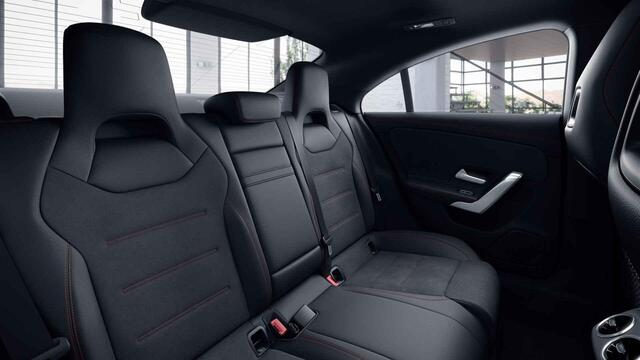 Mercedes-Benz CLA-KLASSE 250 e AMG Line | Panoramadak | Widescreen | Stoelverwarming | Achteruitrijcamera |