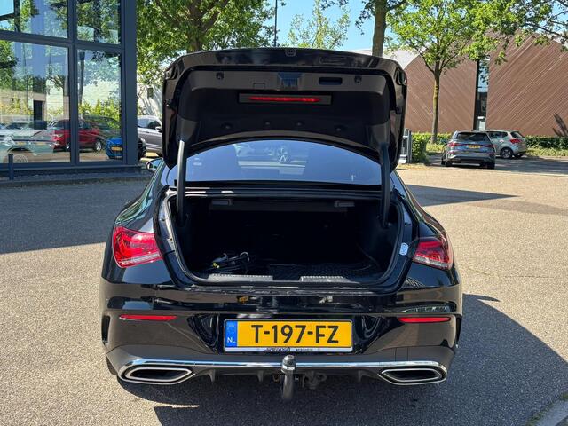 Mercedes-Benz CLA-KLASSE 250 e AMG PHEV | SFEERVERLICHTING | WIDESCREEN | AFN. TREKHAAK | STOELVERWARMING | 19 INCH | RIJKLAAR MET 12 MND BOVAG GARANTIE