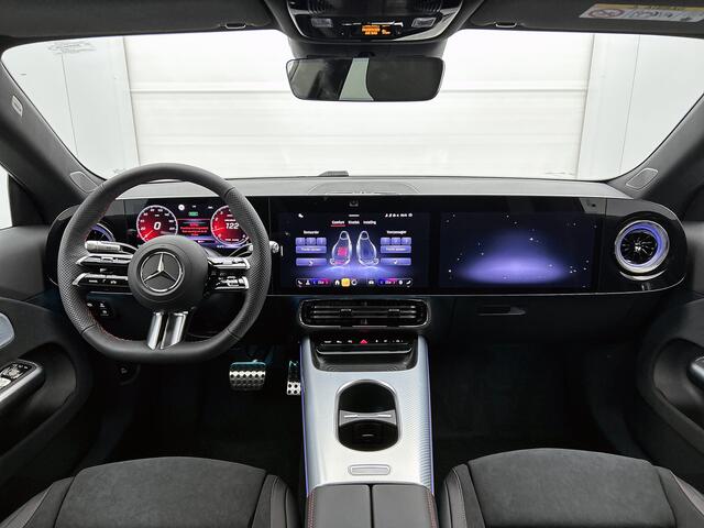 Mercedes-Benz CLA-KLASSE 180 Business Solution AMG | Premium pakket | Nightpakket | Trekhaak | Smartphone integratie | URBAN GUARD | Vast panoramadak | Memorypakket | Sfeerverlichting | Adaptieve cruisecontrol |