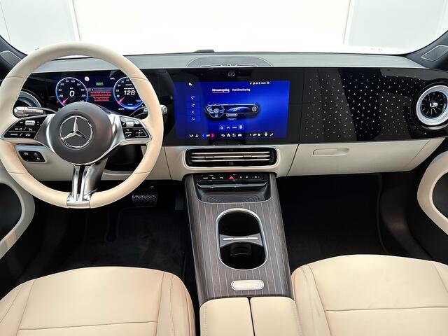 Mercedes-Benz CLA-KLASSE 200 Business Solution Luxury 58 kWh | Winterpakket | Warmtewerend, donkergetint glas | Massagefunctie | Vast panoramadak | Sierdelen openporig bruin eikenhout met aluminium lijnen | 18 inch vijfspaaks lichtmetalen velgen |