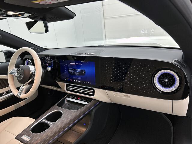 Mercedes-Benz CLA-KLASSE 200 Business Solution Luxury 58 kWh | Winterpakket | Warmtewerend, donkergetint glas | Massagefunctie | Vast panoramadak | Sierdelen openporig bruin eikenhout met aluminium lijnen | 18 inch vijfspaaks lichtmetalen velgen |